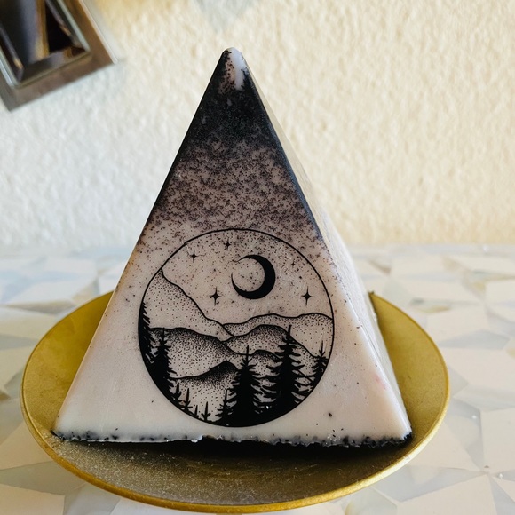 NWT Mountain Coffee Candle - Picture 3 of 5